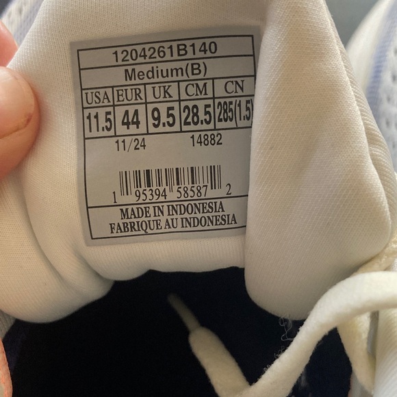 Brooks Women's Sneakers in White and Blue - Picture 6 of 7